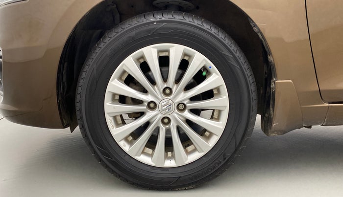 2015 Maruti Ciaz ZXI, Petrol, Manual, 68,137 km, Left Front Wheel