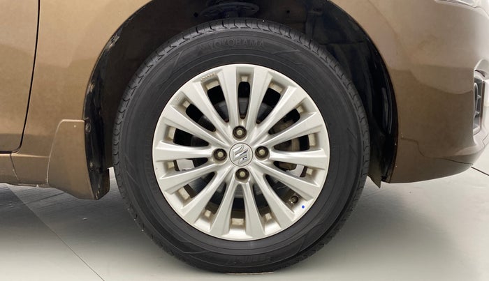 2015 Maruti Ciaz ZXI, Petrol, Manual, 68,137 km, Right Front Wheel
