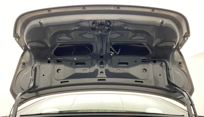 2015 Maruti Ciaz ZXI, Petrol, Manual, 68,137 km, Boot Door Open
