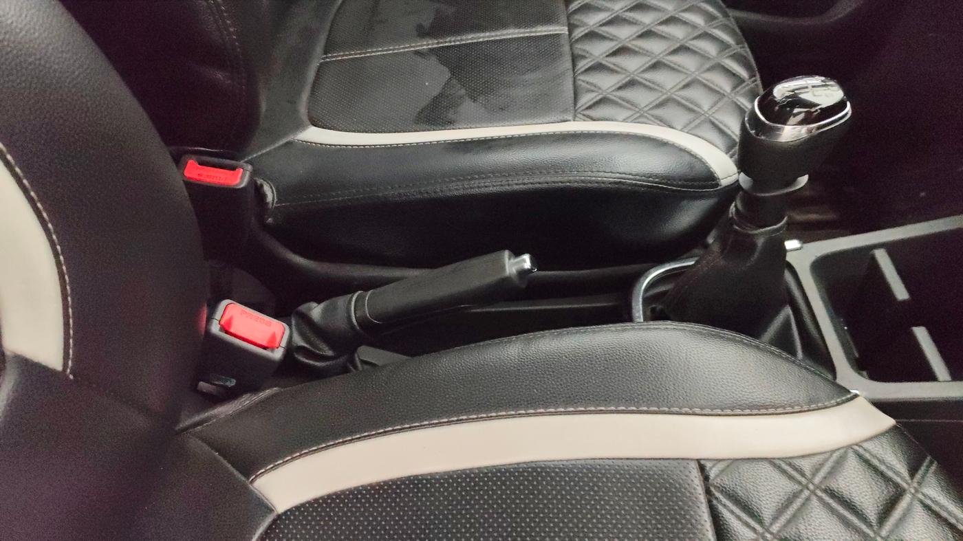 2020 Renault Kwid RXT 1.0 (O), Petrol, Manual, 84,303 km, Gear Lever