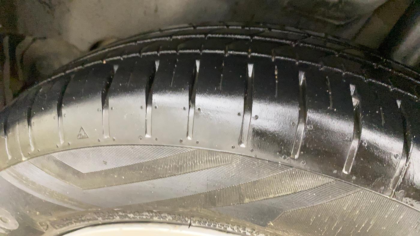 2018 Maruti Swift ZXI AMT, Petrol, Automatic, 37,103 km, Left Rear Tyre Tread