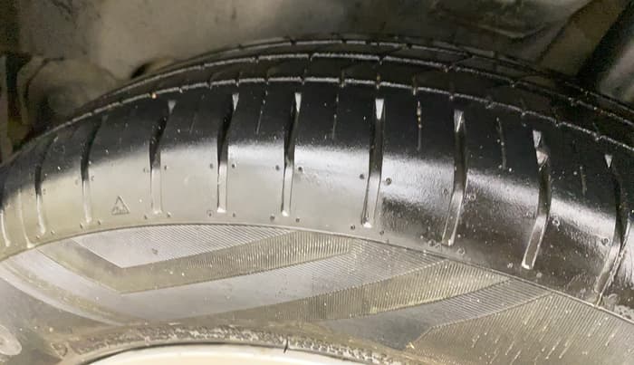 2018 Maruti Swift ZXI AMT, Petrol, Automatic, 37,103 km, Left Rear Tyre Tread