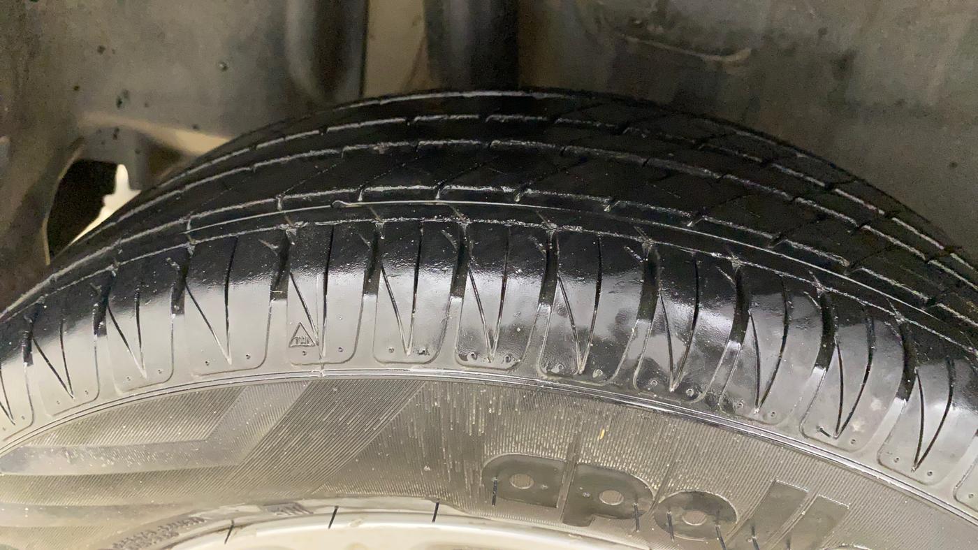 2018 Maruti Swift ZXI AMT, Petrol, Automatic, 37,103 km, Right Rear Tyre Tread