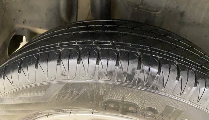 2018 Maruti Swift ZXI AMT, Petrol, Automatic, 37,103 km, Right Rear Tyre Tread