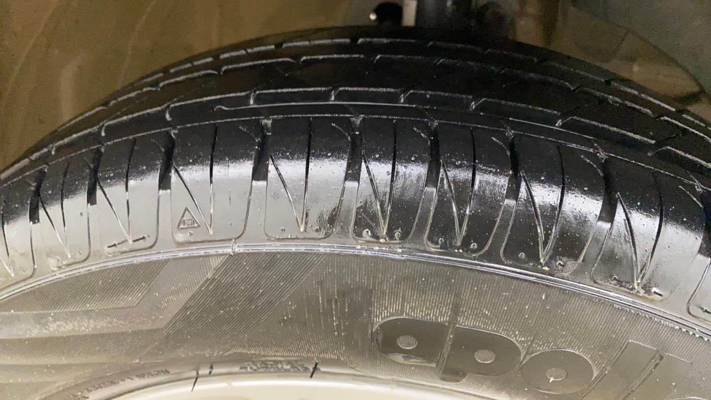 2018 Maruti Swift ZXI AMT, Petrol, Automatic, 37,103 km, Right Front Tyre Tread