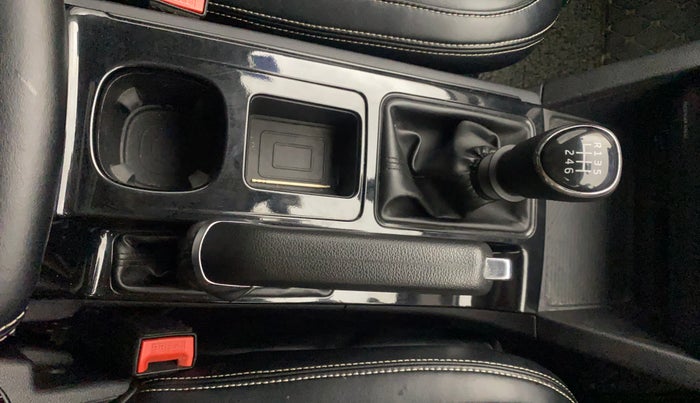 2022 Mahindra XUV700 AX 5 P MT 7 STR, Petrol, Manual, 65,429 km, Gear Lever