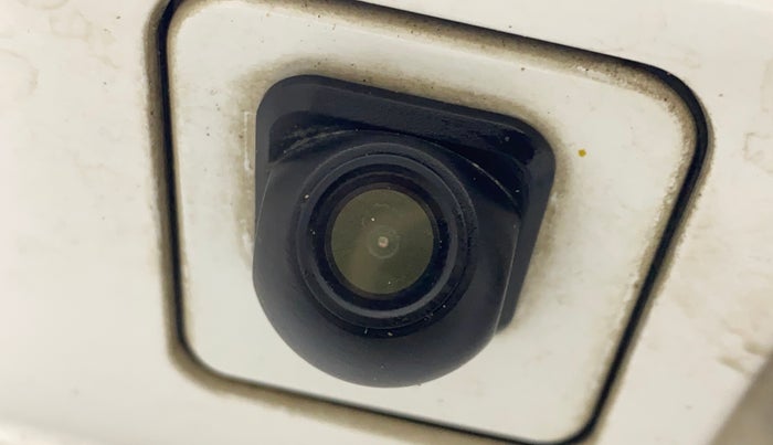 2022 Mahindra XUV700 AX 5 P MT 7 STR, Petrol, Manual, 65,429 km, Parking Camera