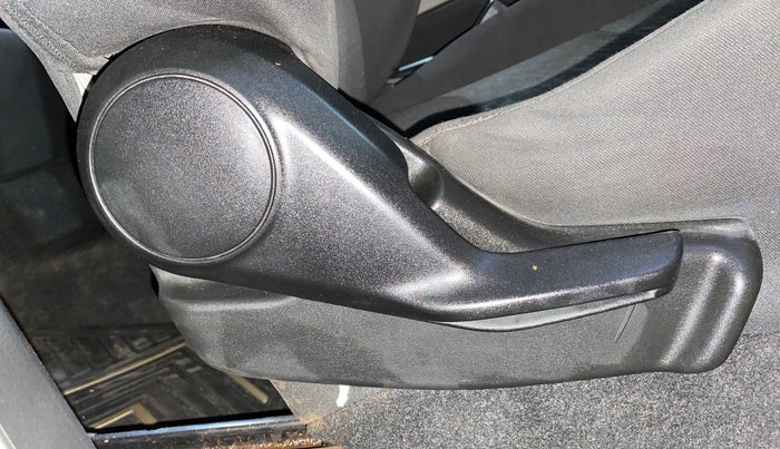 2018 Maruti IGNIS DELTA 1.2 AMT, Petrol, Automatic, 31,714 km, Driver Side Adjustment Panel