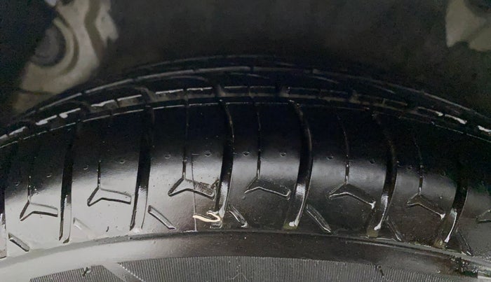 2012 Hyundai i20 MAGNA 1.2, CNG, Manual, 43,608 km, Right Rear Tyre Tread