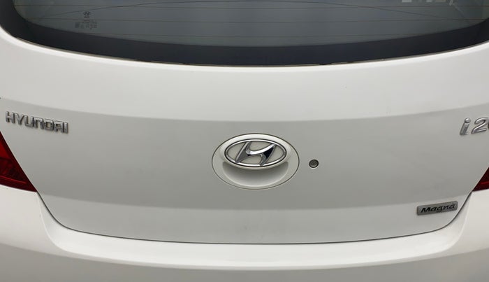2012 Hyundai i20 MAGNA 1.2, CNG, Manual, 43,608 km, Dicky (Boot door) - Slightly dented