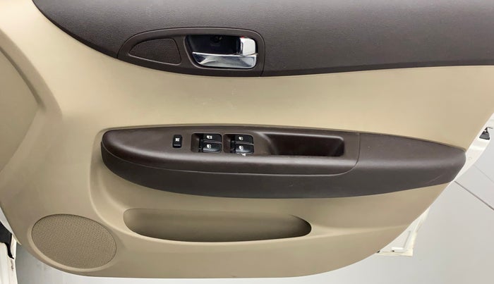 2012 Hyundai i20 MAGNA 1.2, CNG, Manual, 43,608 km, Driver Side Door Panels Control