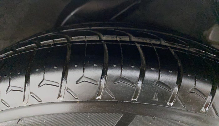 2012 Hyundai i20 MAGNA 1.2, CNG, Manual, 43,608 km, Left Rear Tyre Tread