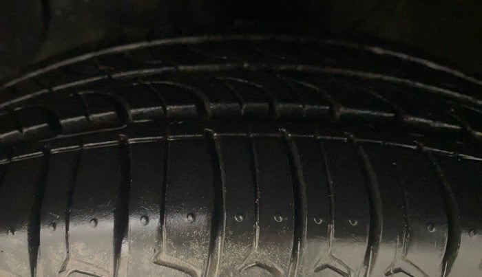 2020 Hyundai GRAND I10 NIOS SPORTZ AMT 1.2 KAPPA VTVT, Petrol, Automatic, 45,393 km, Left Front Tyre Tread