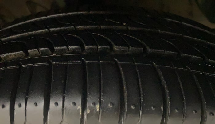 2020 Hyundai GRAND I10 NIOS SPORTZ AMT 1.2 KAPPA VTVT, Petrol, Automatic, 45,393 km, Right Front Tyre Tread