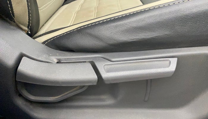 2020 Hyundai GRAND I10 NIOS SPORTZ AMT 1.2 KAPPA VTVT, Petrol, Automatic, 45,393 km, Driver Side Adjustment Panel