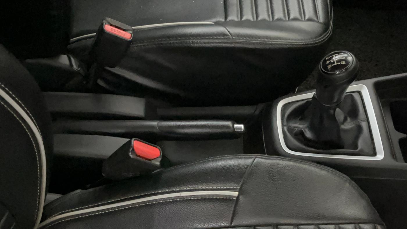 2020 Maruti Swift VXI, Petrol, Manual, 77,167 km, Gear Lever