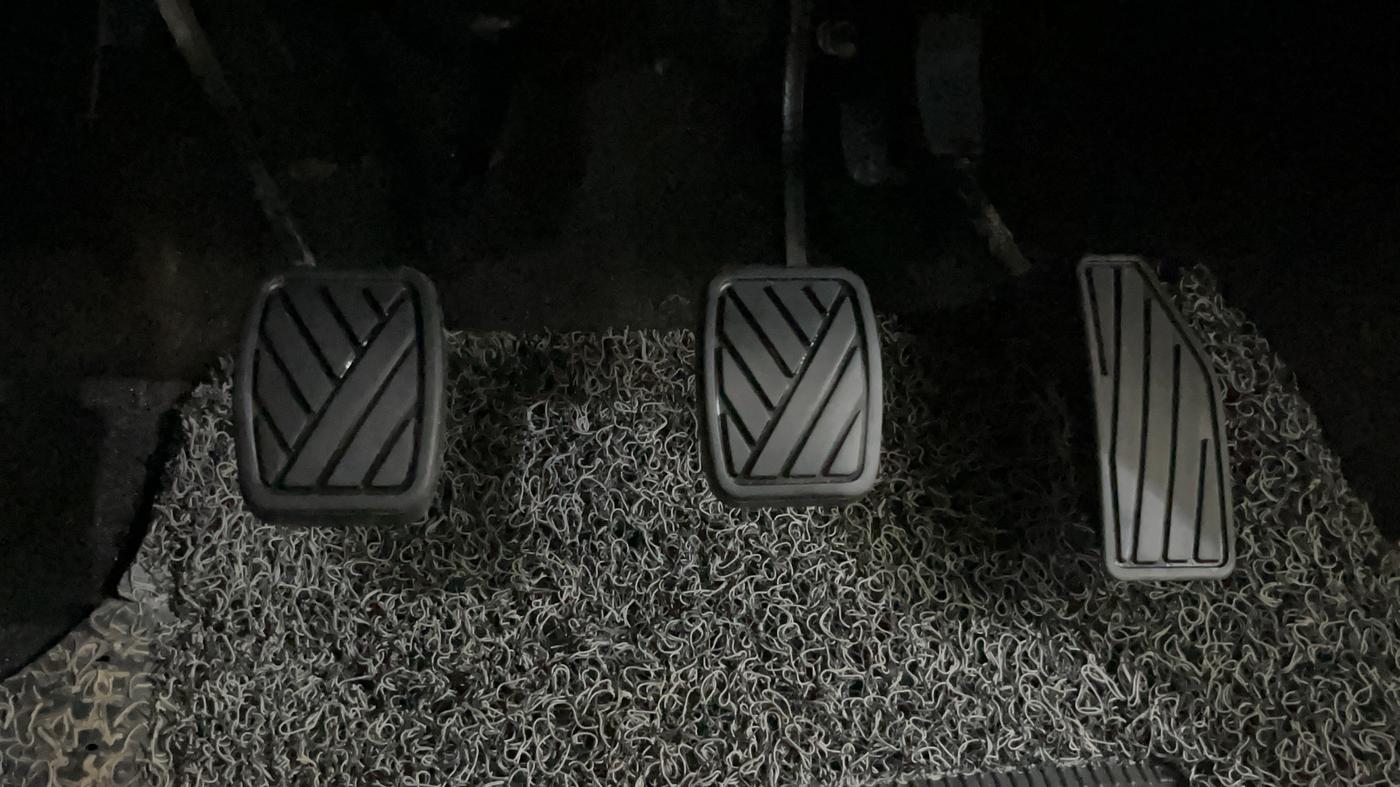 2020 Maruti Swift VXI, Petrol, Manual, 77,167 km, Pedals
