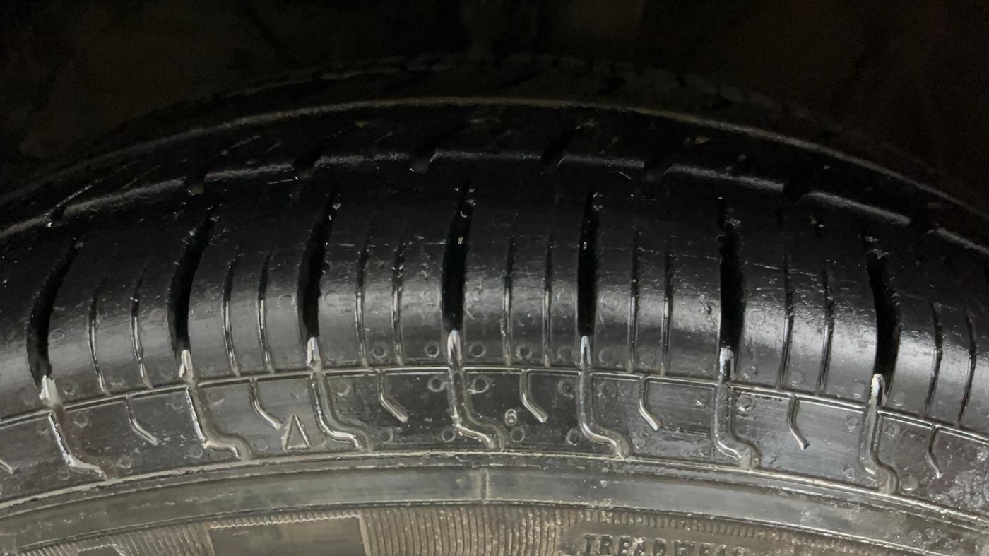 2020 Maruti Swift VXI, Petrol, Manual, 77,167 km, Left Front Tyre Tread