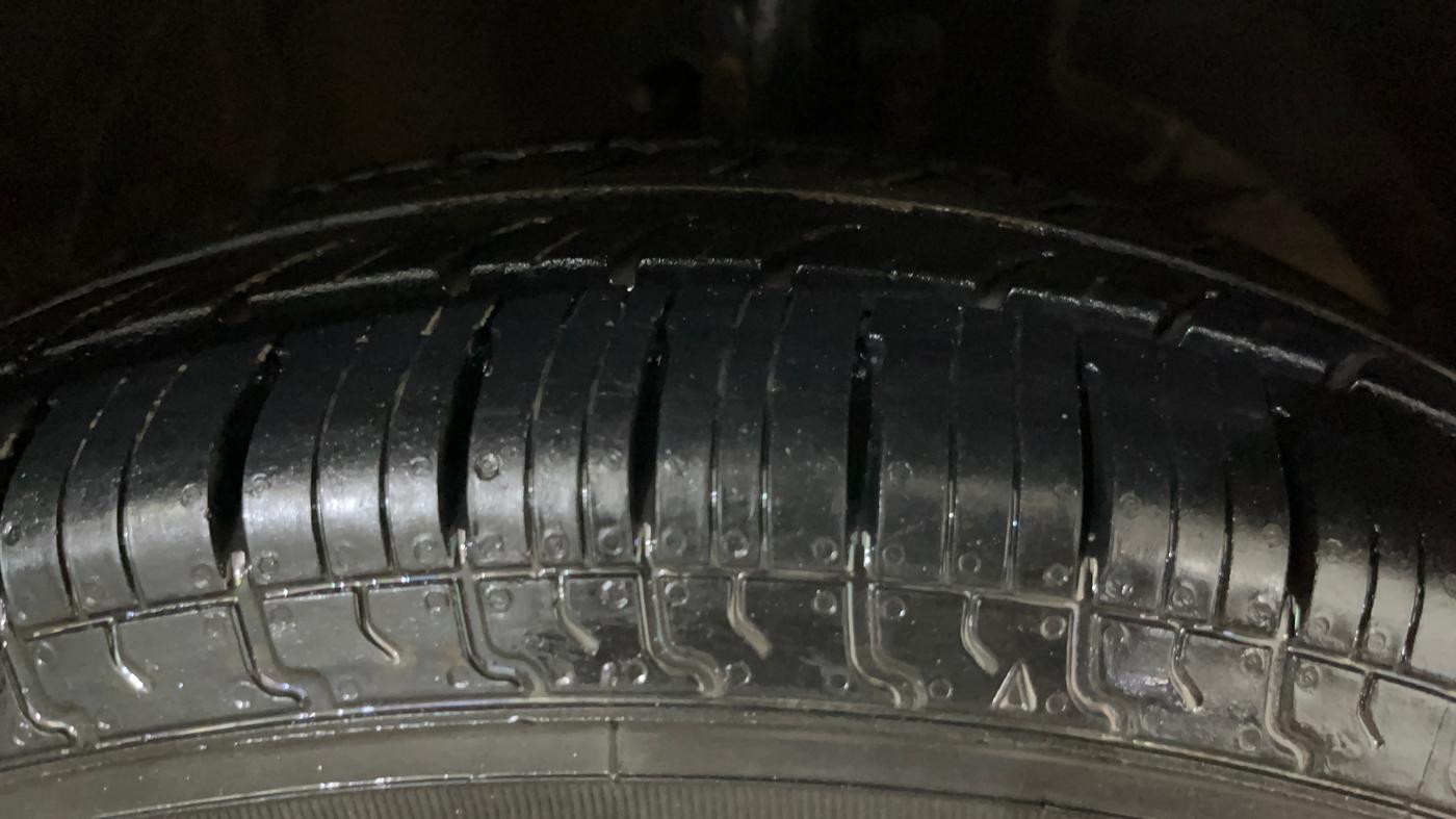2020 Maruti Swift VXI, Petrol, Manual, 77,167 km, Right Front Tyre Tread