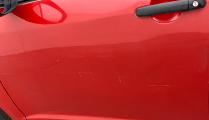 2011 Maruti Swift VXI, Petrol, Manual, 60,020 km, Front passenger door - Minor scratches
