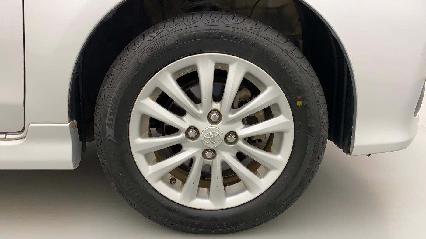 2013 Toyota Etios Liva VX, Petrol, Manual, 71,146 km, Right Front Wheel