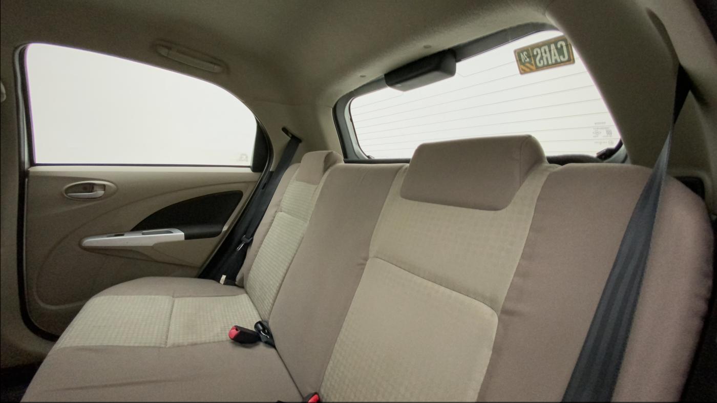 2013 Toyota Etios Liva VX, Petrol, Manual, 71,146 km, Right Side Rear Door Cabin
