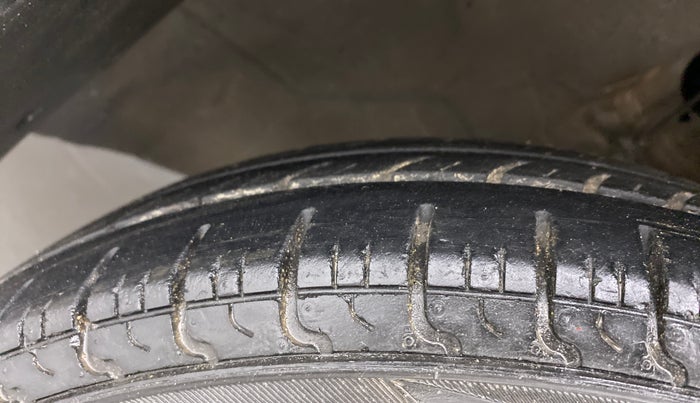 2017 Maruti Alto 800 VXI, Petrol, Manual, 85,396 km, Right Front Tyre Tread
