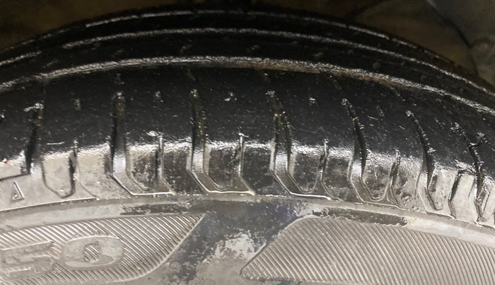 2020 Maruti Dzire LXI, Petrol, Manual, 56,572 km, Right Front Tyre Tread