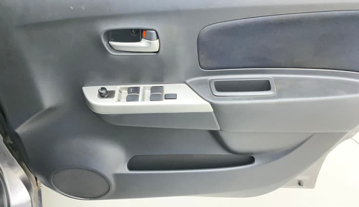 2012 Maruti Wagon R 1.0 VXI, Petrol, Manual, 61,527 km, Driver Side Door Panels Control