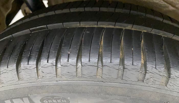 2012 Maruti Wagon R 1.0 VXI, Petrol, Manual, 61,527 km, Right Rear Tyre Tread
