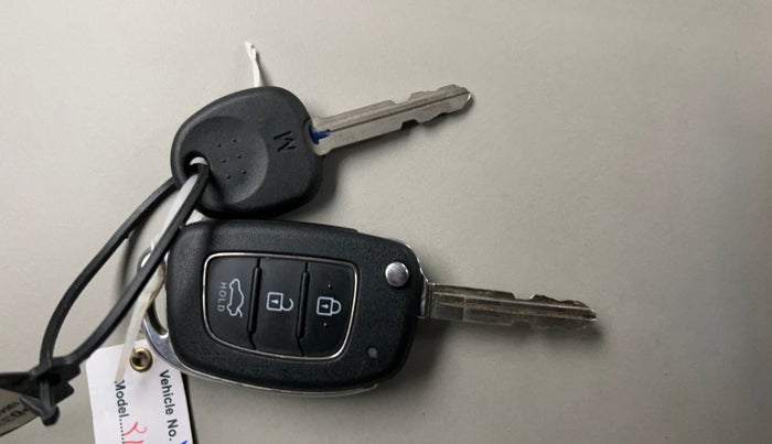 2023 Hyundai GRAND I10 NIOS SPORTZ AMT 1.2 KAPPA VTVT, Petrol, Automatic, 10,999 km, Key Close Up