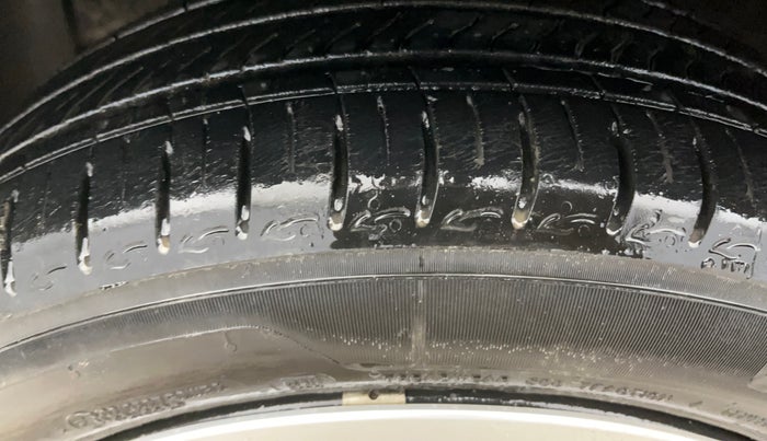 2023 Hyundai GRAND I10 NIOS SPORTZ AMT 1.2 KAPPA VTVT, Petrol, Automatic, 10,999 km, Left Front Tyre Tread