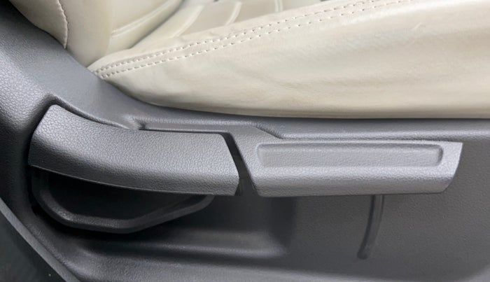 2023 Hyundai GRAND I10 NIOS SPORTZ AMT 1.2 KAPPA VTVT, Petrol, Automatic, 10,999 km, Driver Side Adjustment Panel