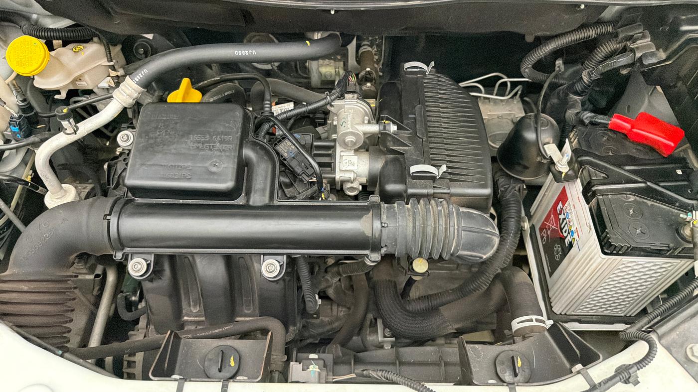 2025 Nissan MAGNITE Visia Plus B4D 1.0 Petrol MT, Petrol, Manual, 18,051 km, Engine View