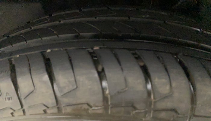 2021 Maruti Swift VXI, Petrol, Manual, 11,860 km, Right Rear Tyre Tread