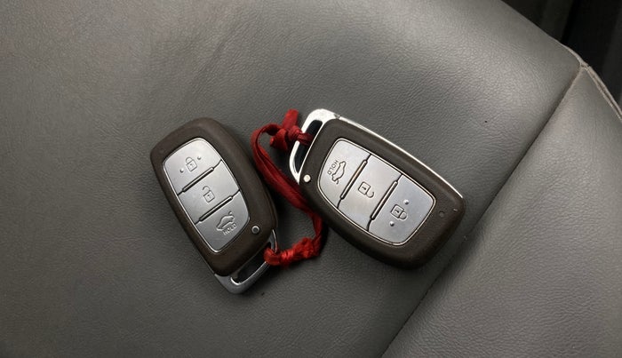 2022 Hyundai GRAND I10 NIOS ASTA 1.2 KAPPA VTVT, Petrol, Manual, 44,686 km, Key Close Up