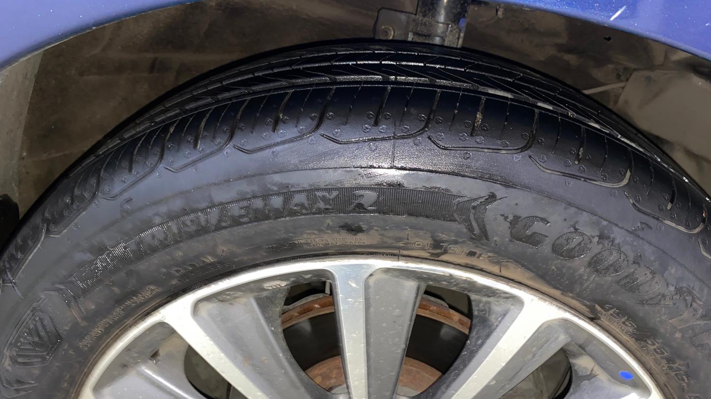 2020 Maruti Ciaz ALPHA  AT 1.5 SHVS PETROL, Petrol, Automatic, 86,373 km, Right Front Tyre Tread