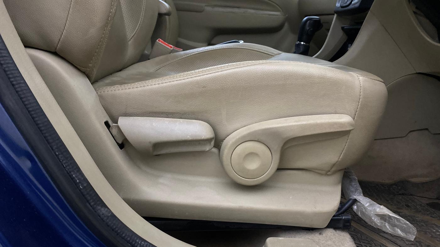 2020 Maruti Ciaz ALPHA  AT 1.5 SHVS PETROL, Petrol, Automatic, 86,373 km, Driver Side Adjustment Panel