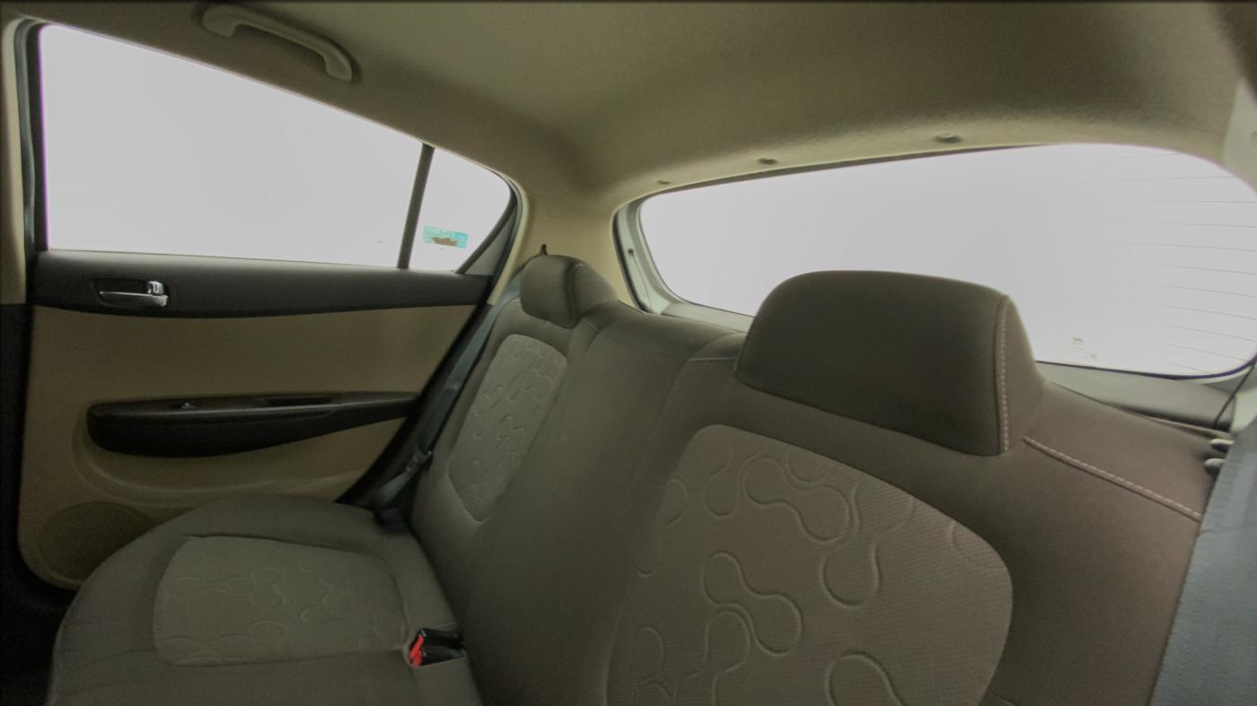 2011 Hyundai i20 MAGNA (O) 1.2, Petrol, Manual, 47,249 km, Right Side Rear Door Cabin