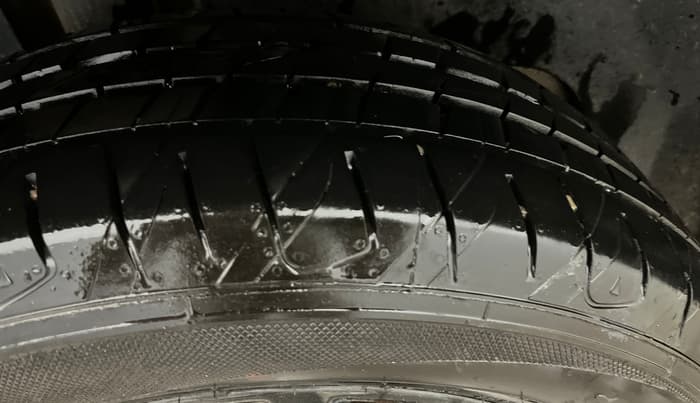 2019 MG HECTOR SHARP 1.5 DCT PETROL, Petrol, Automatic, 56,358 km, Right Rear Tyre Tread
