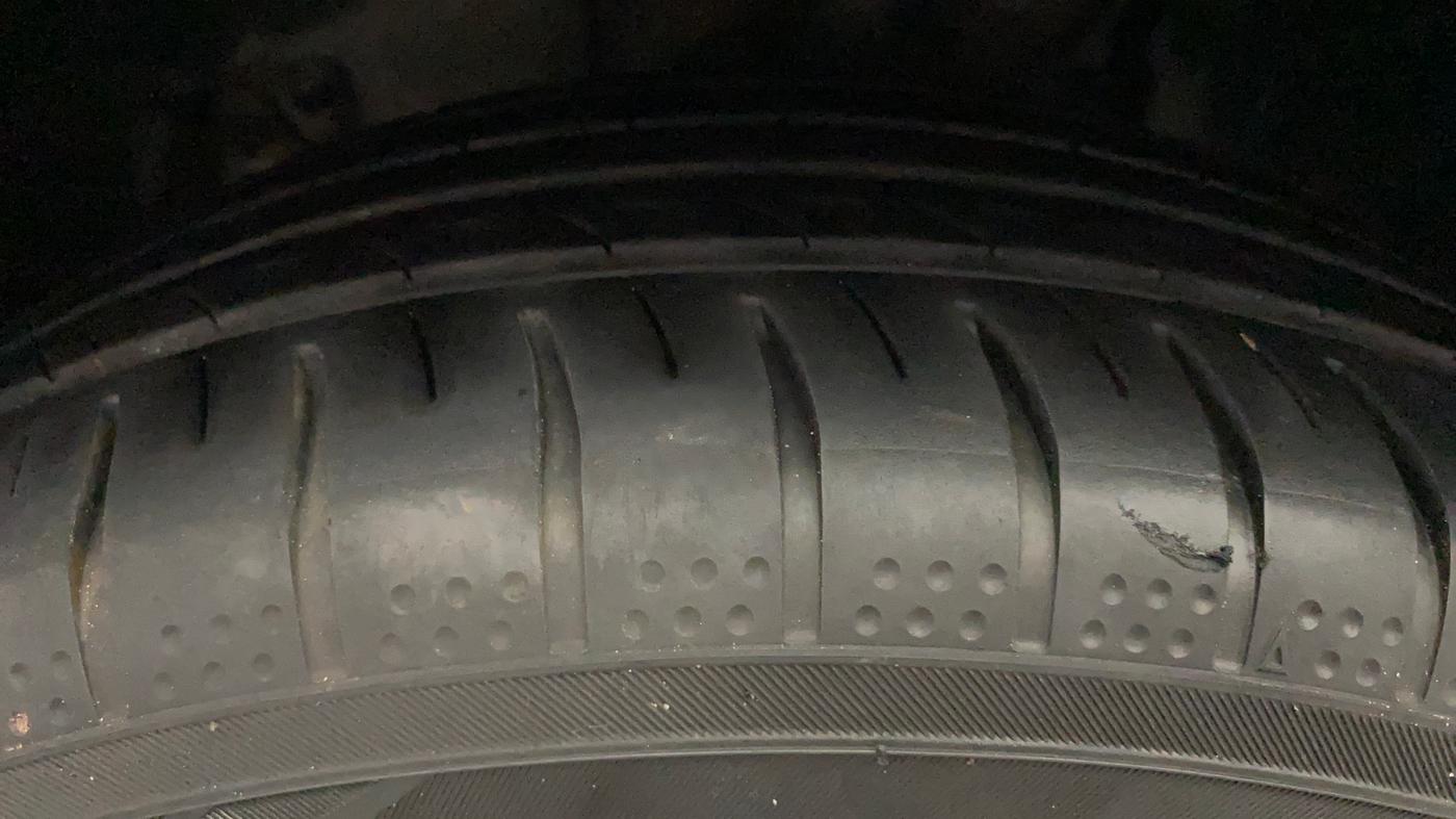 2019 Renault Captur RXE DIESEL, Diesel, Manual, 1,34,891 km, Left Front Tyre Tread