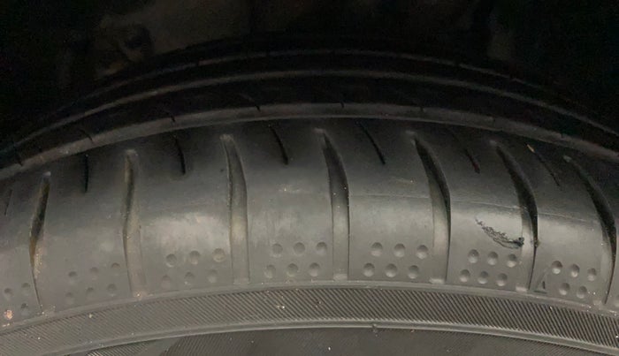2019 Renault Captur RXE DIESEL, Diesel, Manual, 1,34,891 km, Left Front Tyre Tread