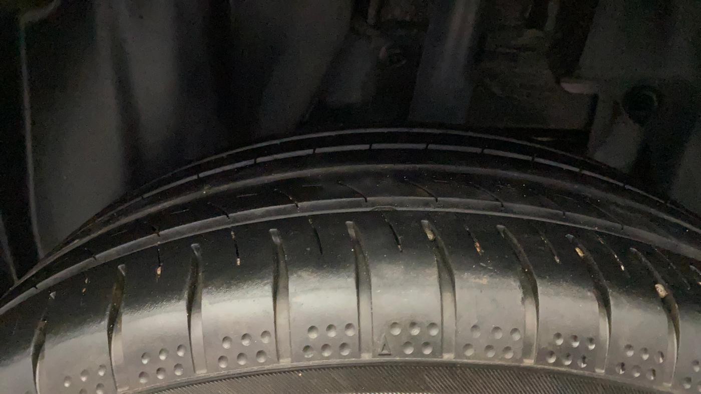 2019 Renault Captur RXE DIESEL, Diesel, Manual, 1,34,891 km, Left Rear Tyre Tread