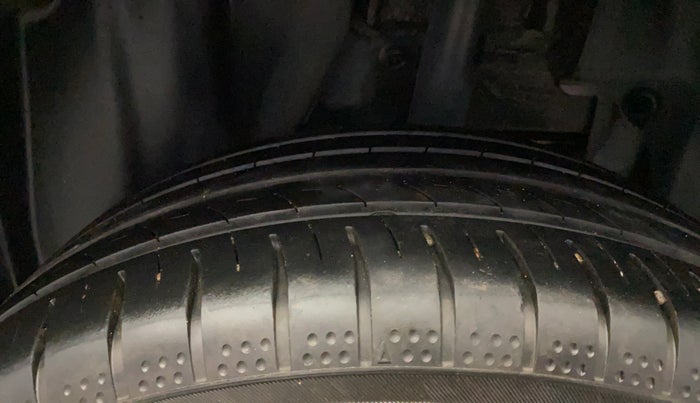 2019 Renault Captur RXE DIESEL, Diesel, Manual, 1,34,891 km, Left Rear Tyre Tread