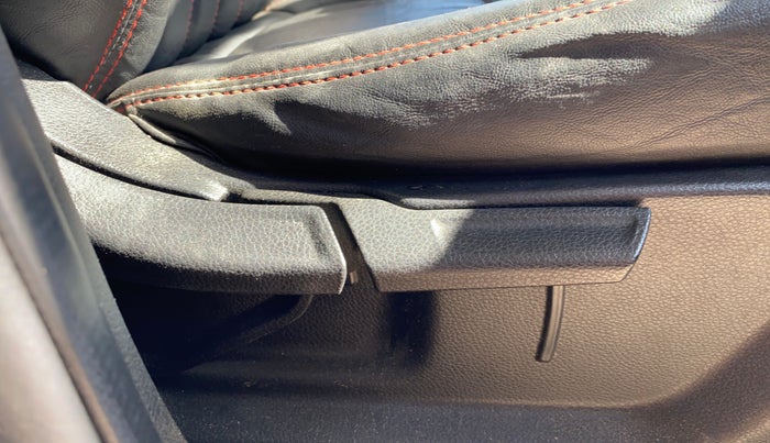 2021 KIA SONET HTX 1.0 IMT, Petrol, Manual, 52,216 km, Driver Side Adjustment Panel