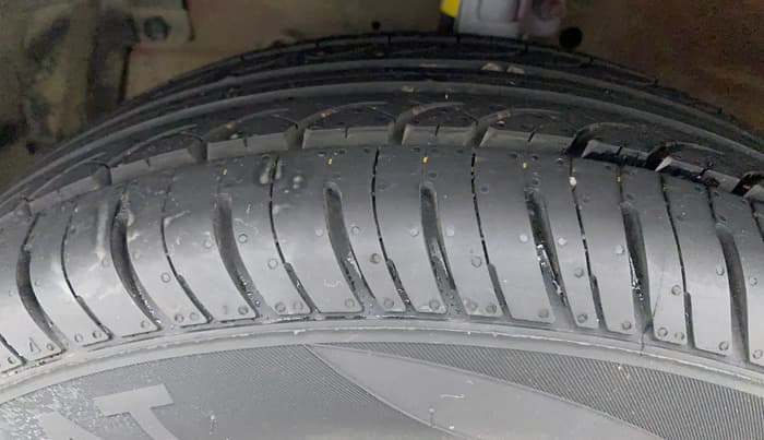 2017 Maruti Swift Dzire VXI, Petrol, Manual, 87,595 km, Left Front Tyre Tread