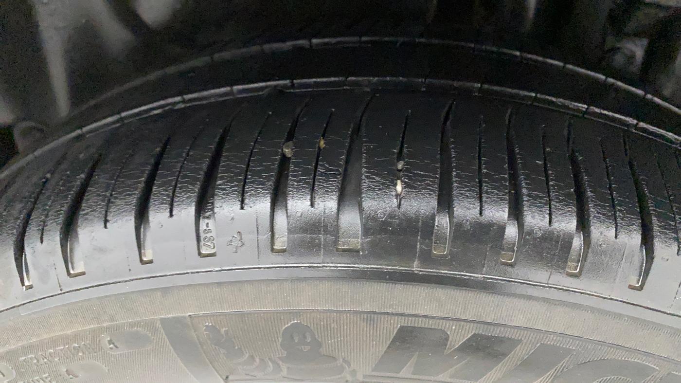 2017 Maruti Swift Dzire VXI, Petrol, Manual, 87,595 km, Left Rear Tyre Tread
