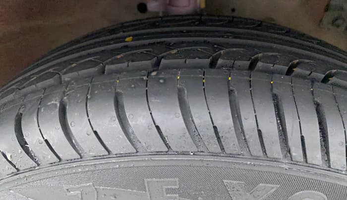 2017 Maruti Swift Dzire VXI, Petrol, Manual, 87,595 km, Right Front Tyre Tread