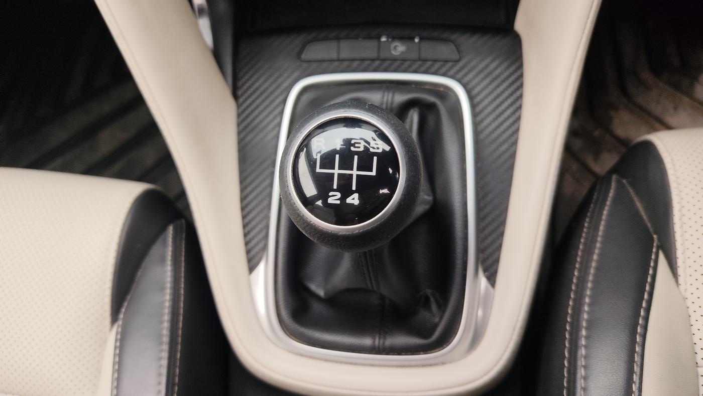 2022 MG ASTOR SHARP EX 1.5 MT, Petrol, Manual, 23,248 km, Gear Lever