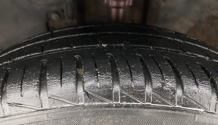 2019 Renault Kwid RXT 1.0 EASY-R AT OPTION, Petrol, Automatic, 51,376 km, Left Front Tyre Tread